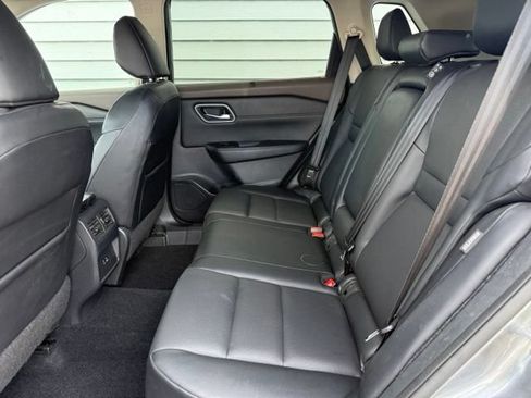 Used 2021 Nissan Rogue SV w/ Premium Package AWD/4WD image 15