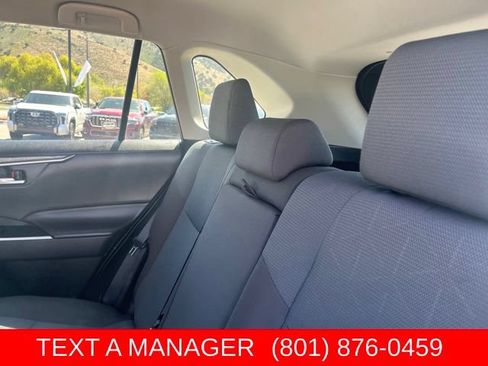 Used 2025 Toyota RAV4 XLE AWD/4WD image 15