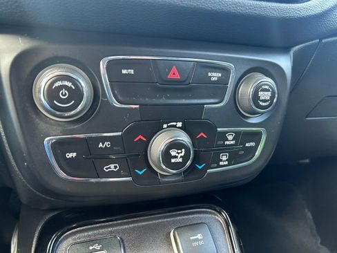 Used 2018 Jeep Compass Altitude w/ Popular Equipment Group image 31