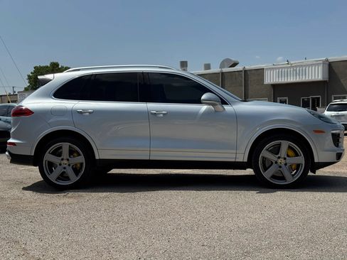 Used 2016 Porsche Cayenne S AWD/4WD image 8