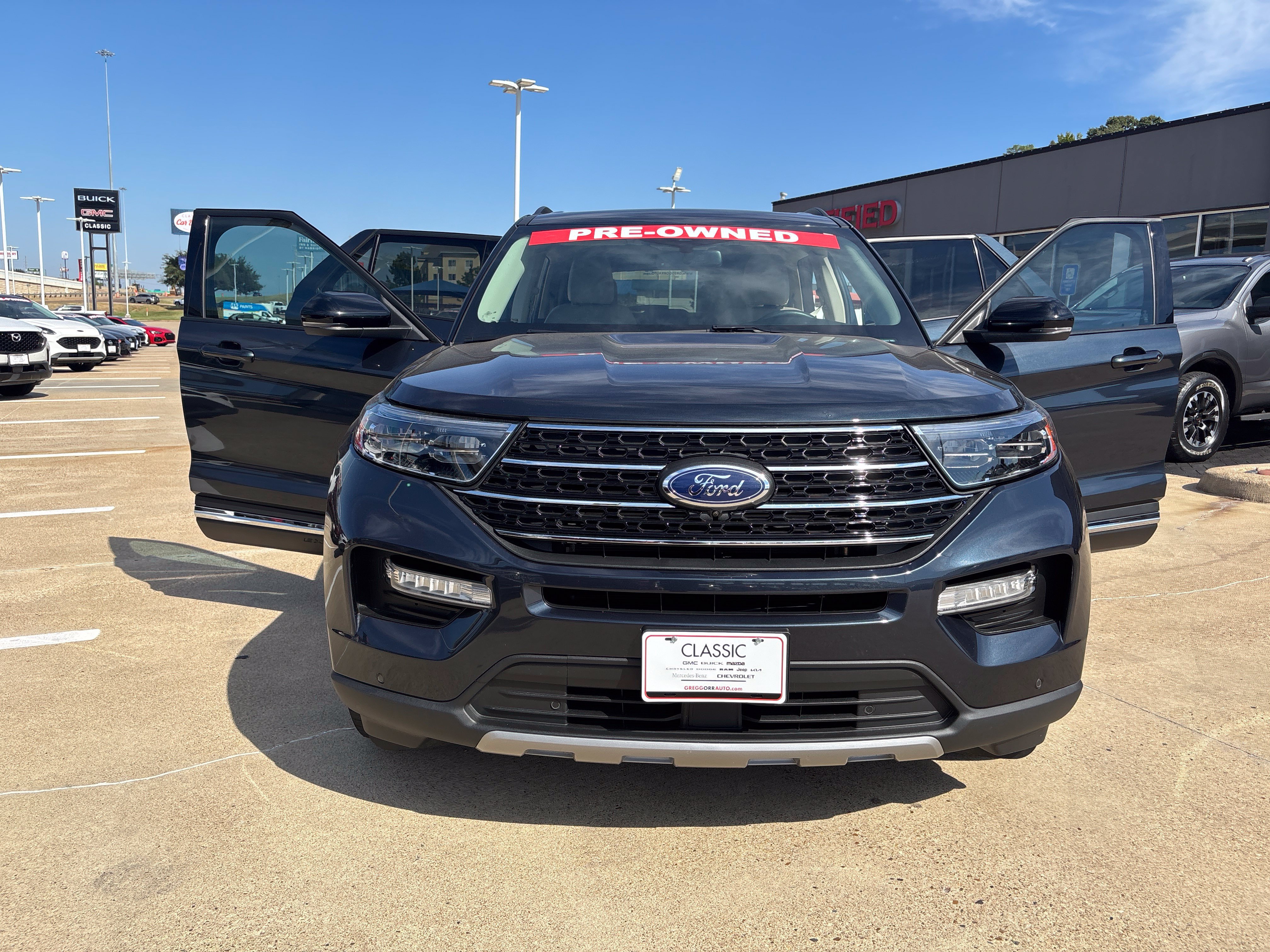 Used 2024 Ford Explorer XLT w/ Equipment Group 202A RWD image 19