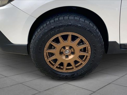 Used 2019 Subaru Outback 2.5i Premium image 10