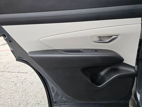 Used 2025 Hyundai Tucson SEL FWD image 11