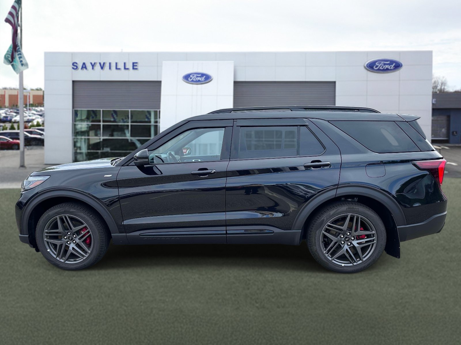 Used 2026 Ford Explorer ST-Line w/ ST-Line Street Pack AWD/4WD image 2