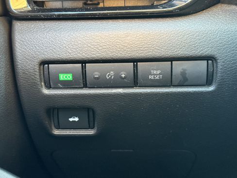 Used 2022 Nissan Sentra SV w/ Trunk Package image 22