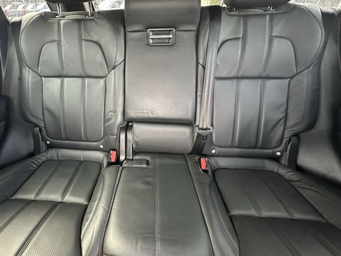 Used 2017 Land Rover Range Rover Sport SE image 17