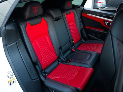Used 2021 Lamborghini Urus AWD/4WD image 31