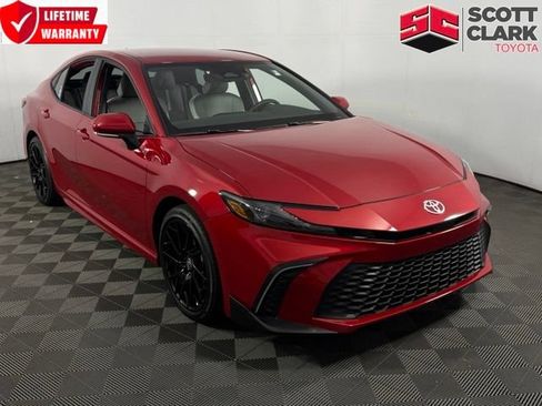Used 2026 Toyota Camry SE w/ Convenience Package FWD image 1