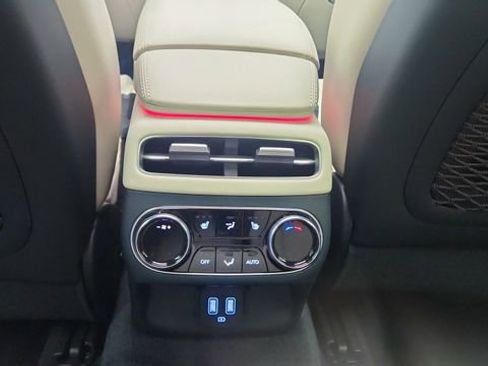 Used 2025 Genesis Electrified GV70 Advanced w/ Prestige Package image 38