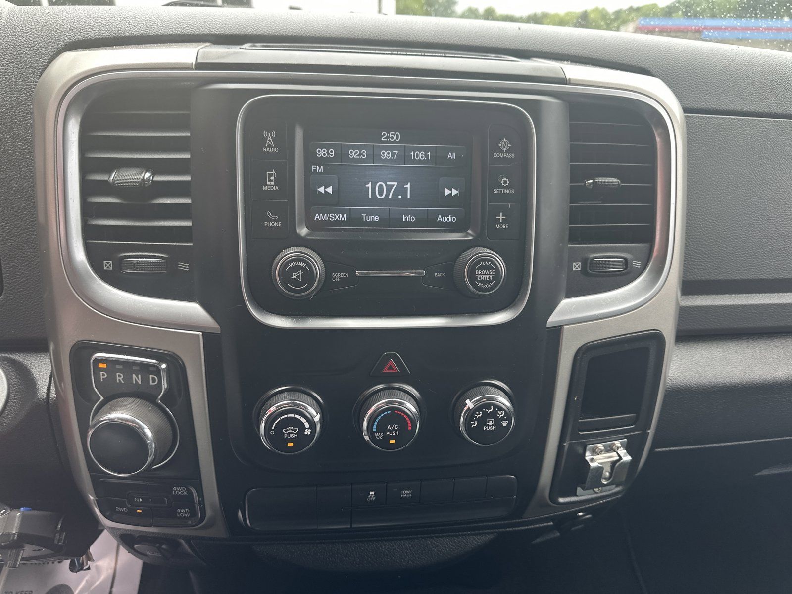 Used 2019 RAM 1500 Classic SLT AWD/4WD image 15