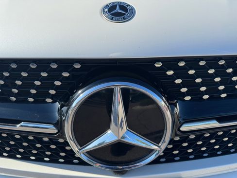 Certified 2022 Mercedes-Benz GLC 300 4MATIC image 9