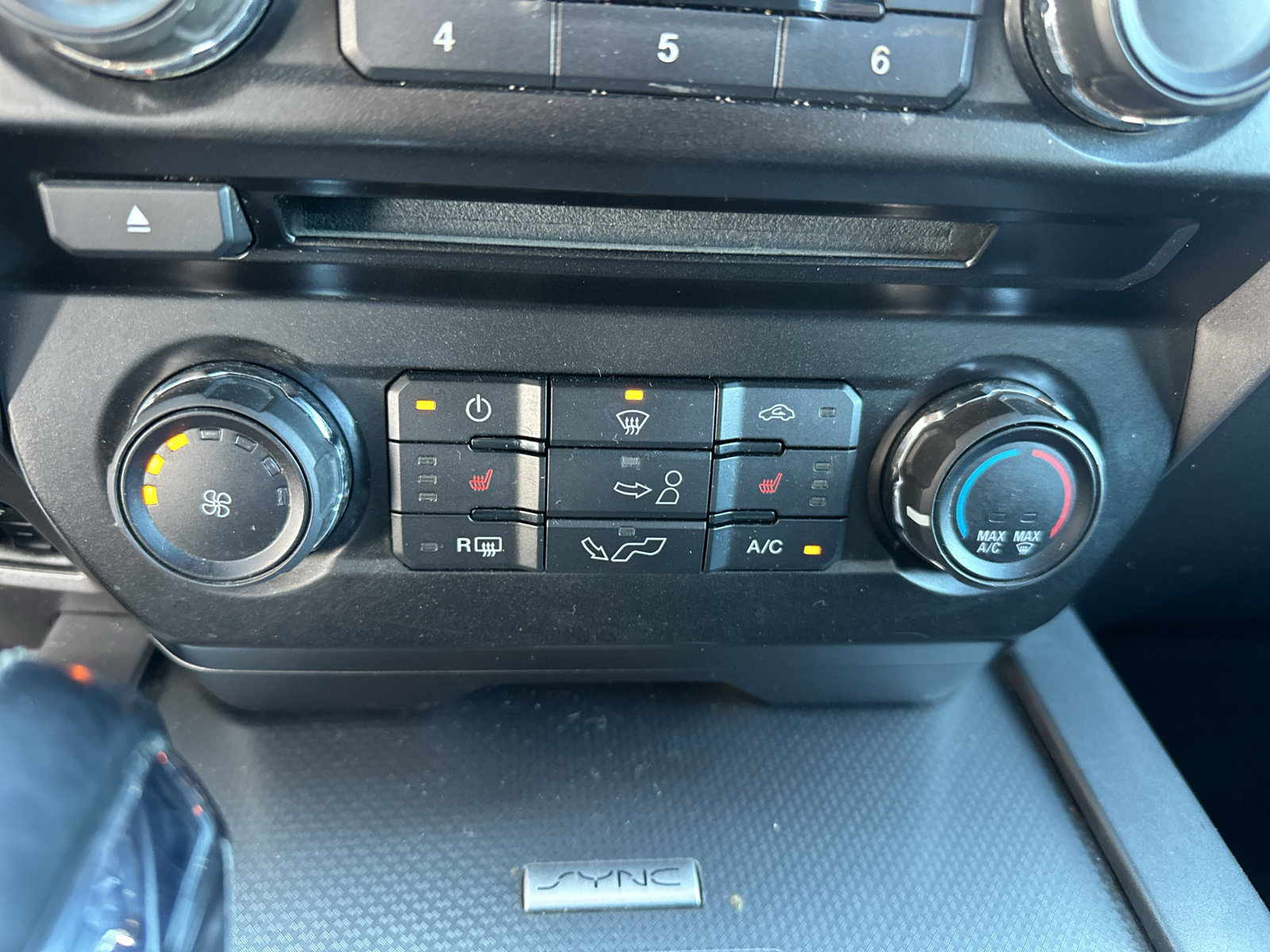 Used 2015 Ford F150 XLT w/ Equipment Group 302A Luxury AWD/4WD image 25