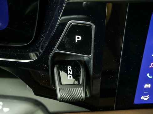 New 2026 Porsche Macan Electric image 18