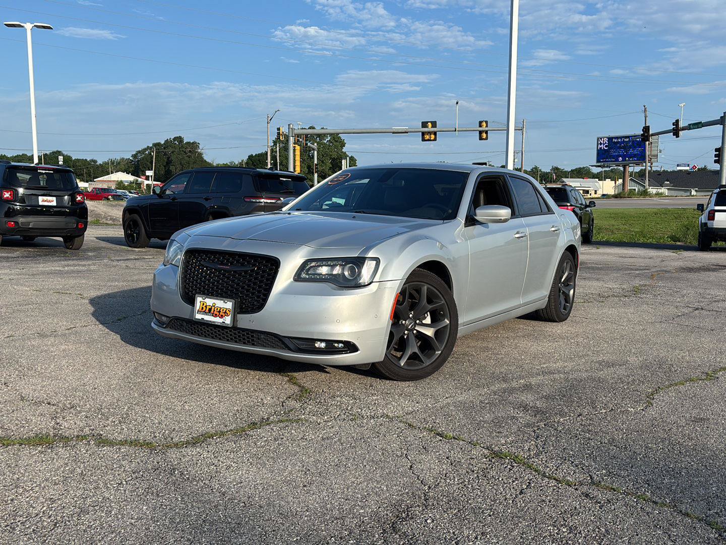 Used 2023 Chrysler 300 S RWD image 1