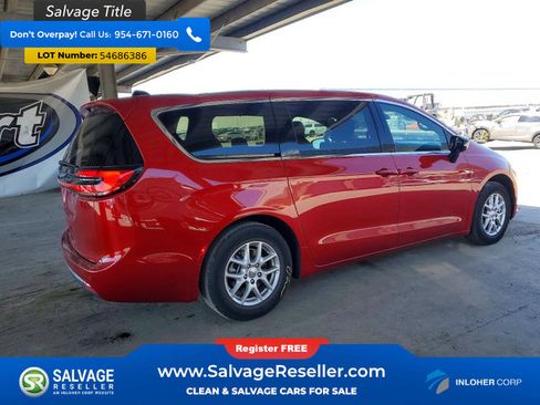 Used 2025 Chrysler Pacifica Select FWD image 4