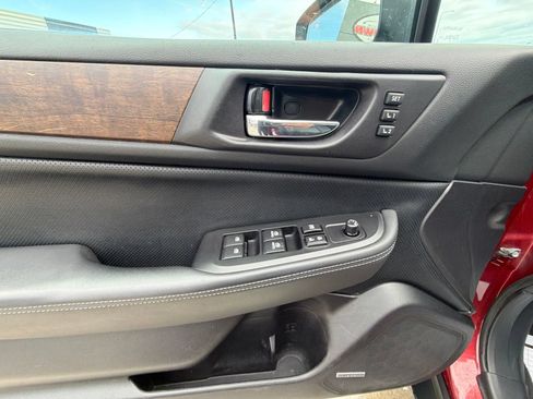 Used 2016 Subaru Outback 2.5i Limited AWD/4WD image 8