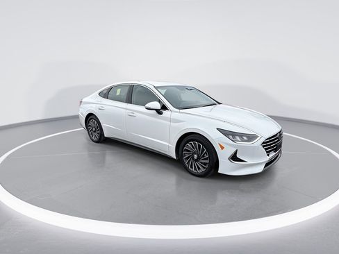 Used 2022 Hyundai Sonata SEL image 2