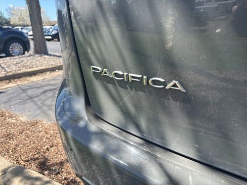 Certified 2023 Chrysler Pacifica Touring-L FWD image 11