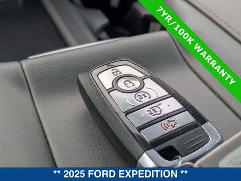 Certified 2025 Ford Expedition Active AWD/4WD image 39
