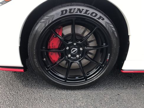 Used 2024 Nissan Z NISMO w/ Floor Mat Package image 8