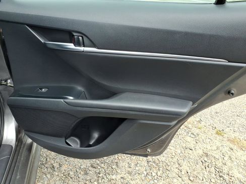 Used 2018 Toyota Camry SE FWD image 10