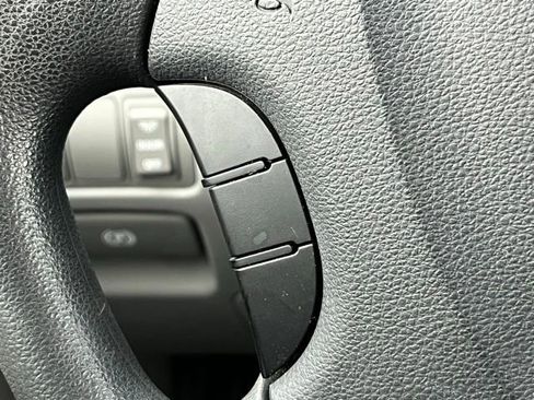 Used 2008 Kia Sedona w/ Convenience Pkg image 28