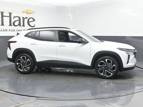New 2026 Chevrolet Trax RS w/ Sunroof Package FWD image 27