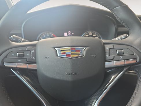 Used 2023 Cadillac XT6 Premium Luxury FWD image 11