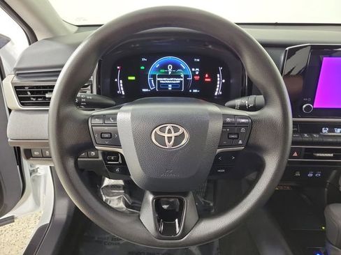 Used 2025 Toyota Camry LE image 26