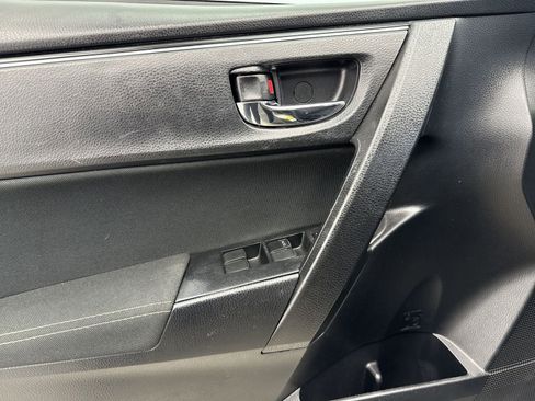 Used 2019 Toyota Corolla LE image 25