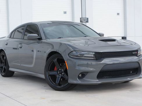 Used 2019 Dodge Charger GT image 2