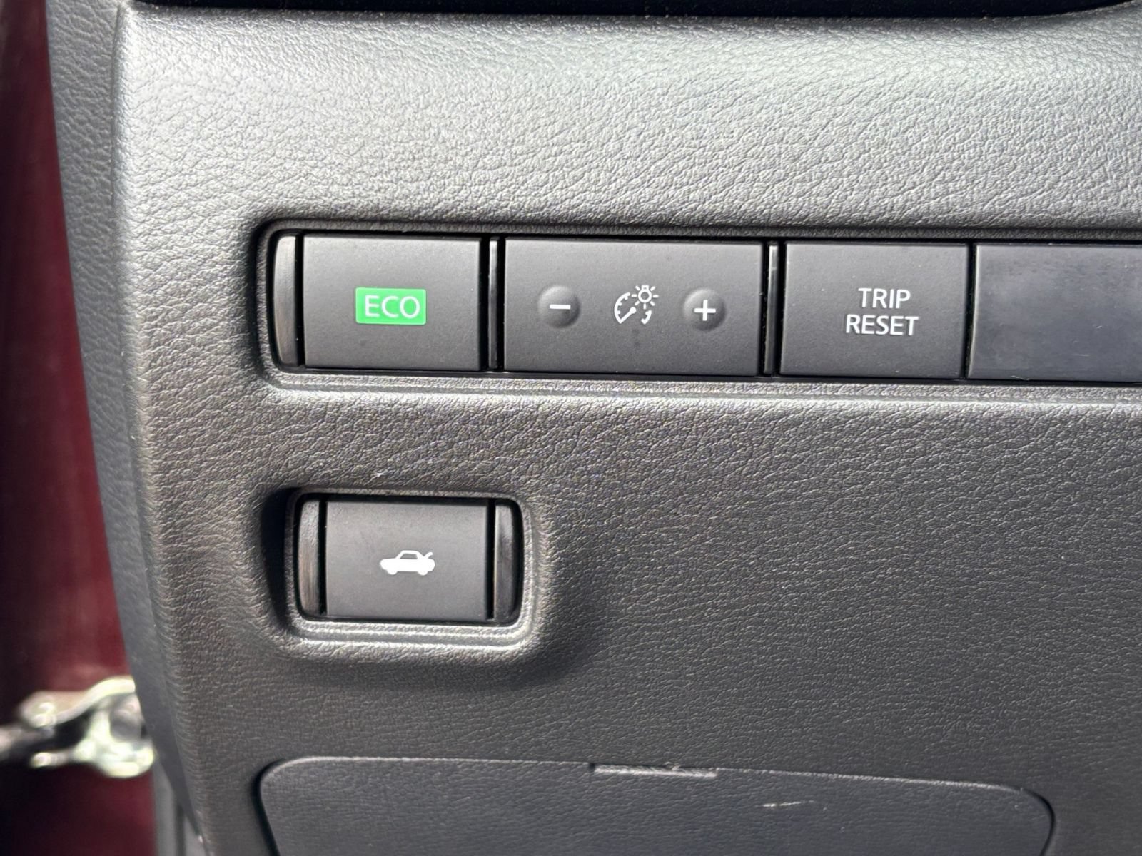 Used 2025 Nissan Sentra SV FWD image 21