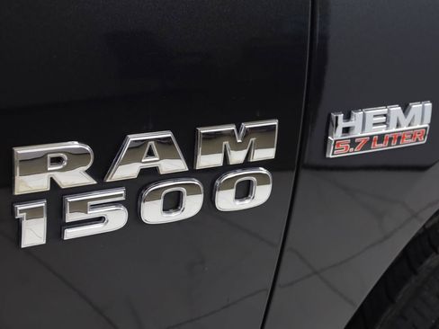 Used 2018 RAM 1500 Express AWD/4WD image 32