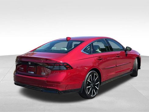 Used 2023 Honda Accord Touring image 7