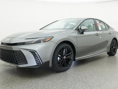 New 2026 Toyota Camry SE FWD image 17