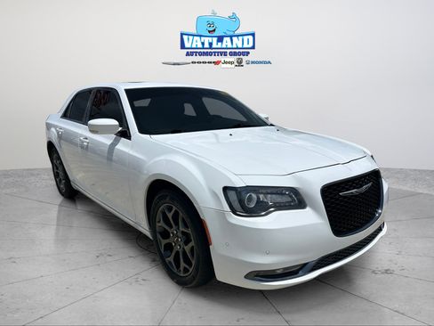 Certified 2018 Chrysler 300 S w/ 300S Premium Group AWD/4WD image 7