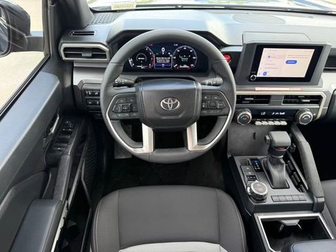Used 2025 Toyota Tacoma TRD Sport image 28