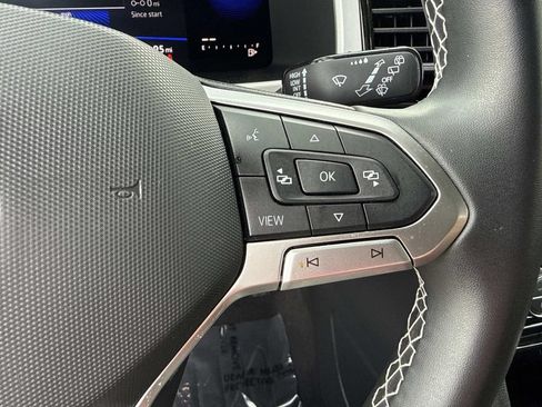 Used 2022 Volkswagen Atlas Cross Sport SE FWD image 33