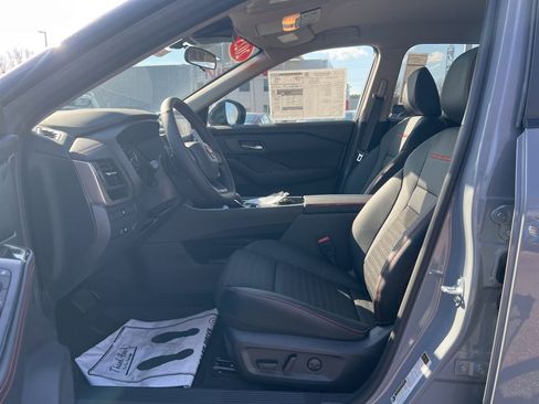 New 2025 Nissan Rogue SV image 21