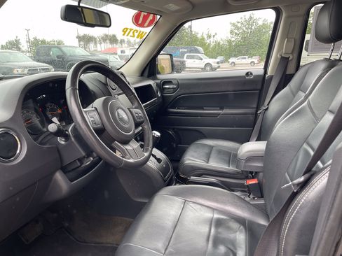 Used 2017 Jeep Patriot High Altitude AWD/4WD image 11