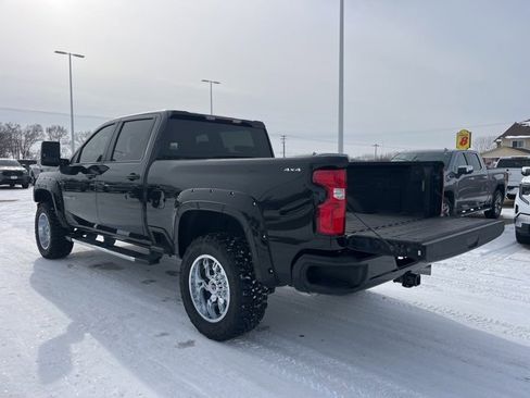 Used 2021 Chevrolet Silverado 2500 Custom w/ Custom Value Package image 7