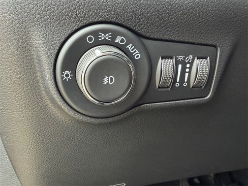 New 2026 Jeep Compass Latitude image 18