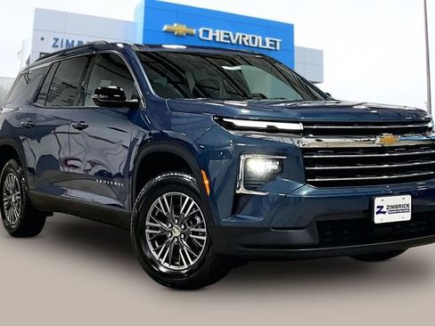 Certified 2026 Chevrolet Traverse LT w/ Driver Confidence Package AWD/4WD image 1