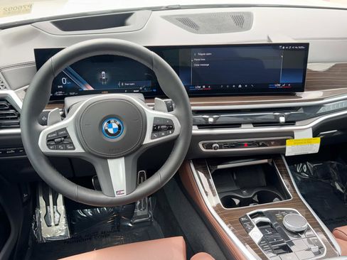 Used 2024 BMW X5 xDrive50e w/ M Sport Package image 10