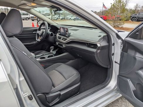 Used 2024 Nissan Altima 2.5 SV image 35