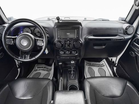 Used 2017 Jeep Wrangler Unlimited Sahara image 16