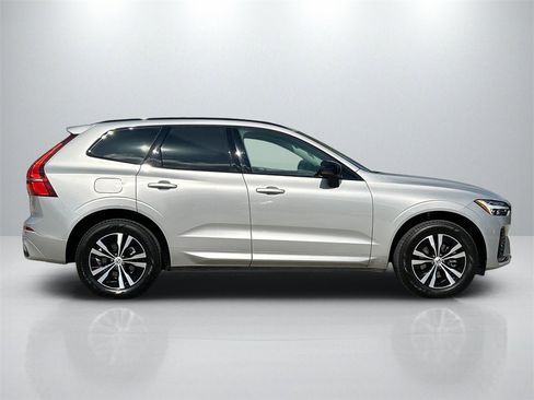Used 2024 Volvo XC60 B5 Core image 6