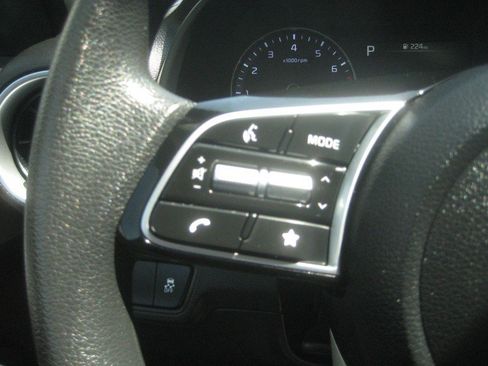 Used 2024 Kia Forte LXS w/ LXS Technology Package FWD image 25