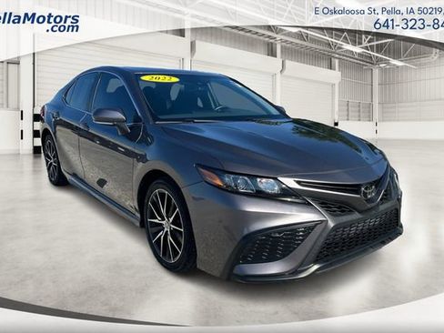 Used 2022 Toyota Camry SE w/ Cold Weather Package FWD image 1