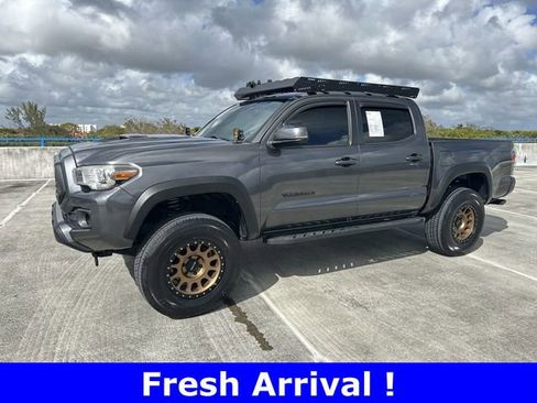 Used 2020 Toyota Tacoma TRD Off-Road w/ Technology Package image 37